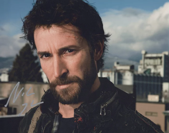 Noah Wyle autograph