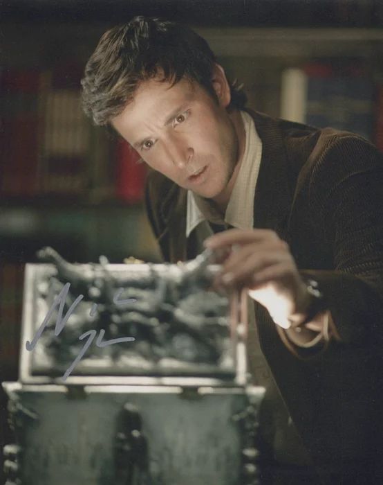Noah Wyle autograph