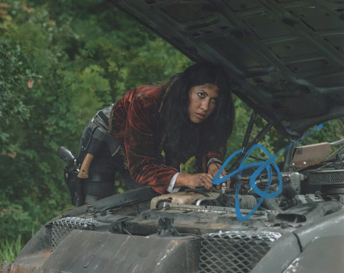 Stephanie Beatriz autograph