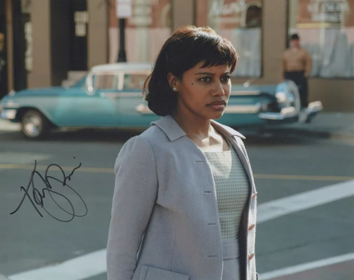 Taylour Paige autograph