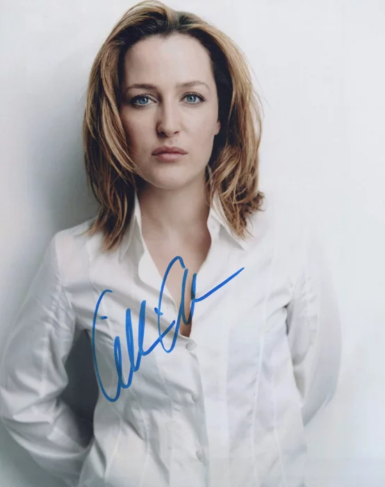 Gillian Anderson autograph