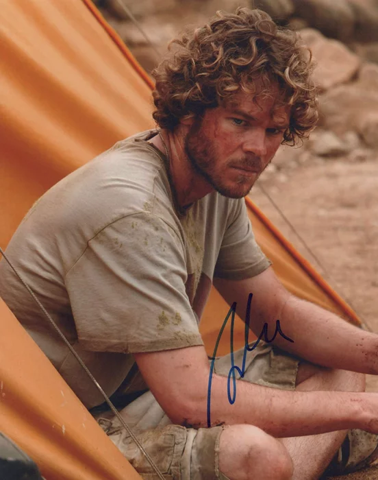 Shawn Ashmore autograph