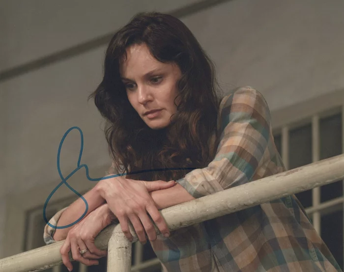Sarah Wayne Callies autograph
