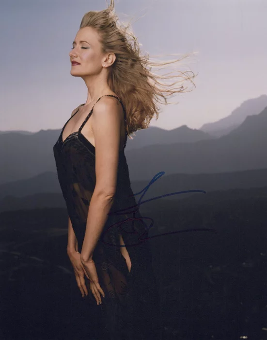 Laura Dern autograph