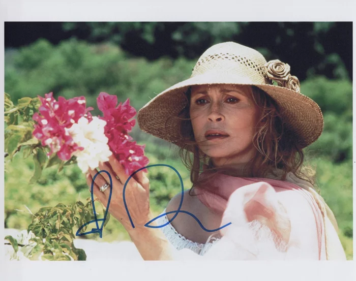Faye Dunaway autograph
