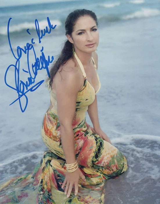 Gloria Estefan autograph
