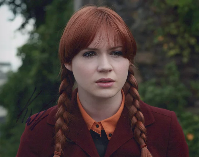 Karen Gillan autograph