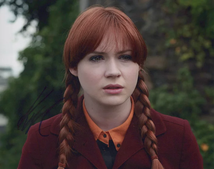 Karen Gillan autograph