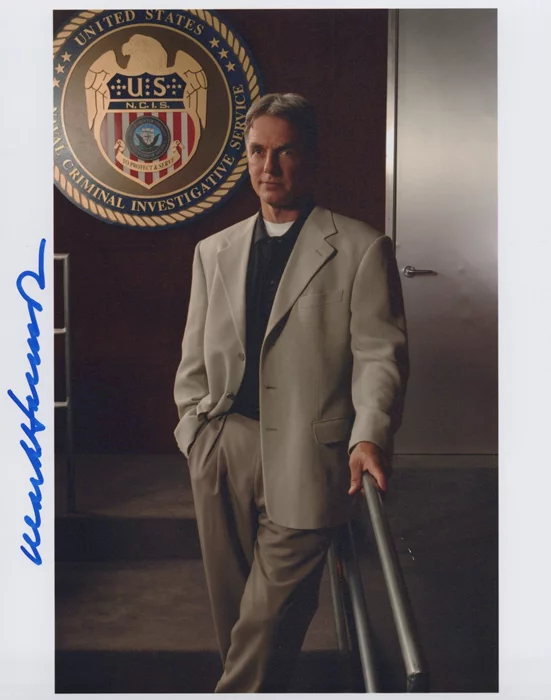 Mark Harmon autograph