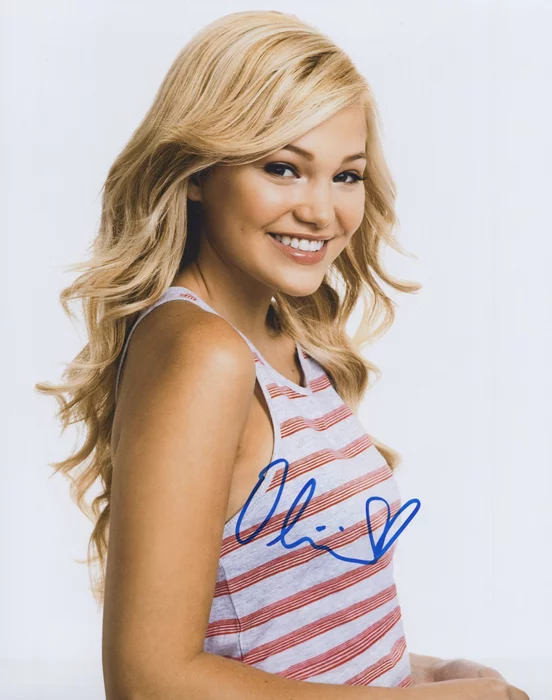 Olivia Holt autograph