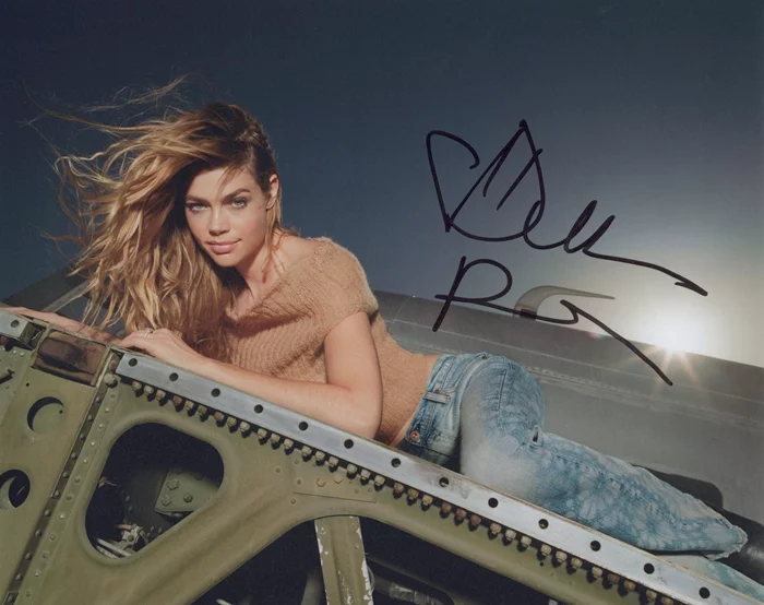 Denise Richards autograph