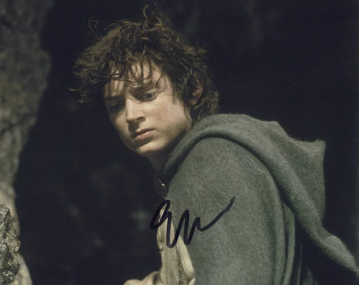 Elijah Wood autograph