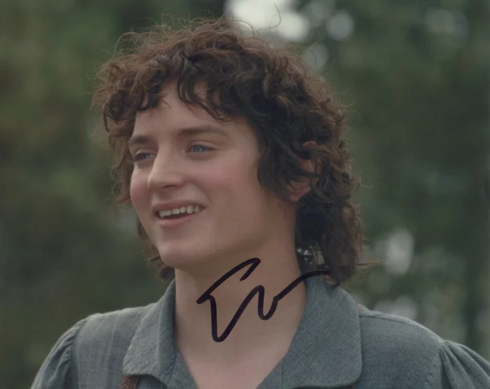 Elijah Wood autograph