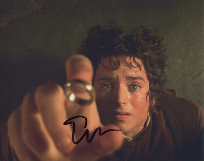 Elijah Wood autograph