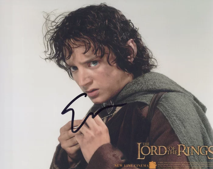 Elijah Wood autograph
