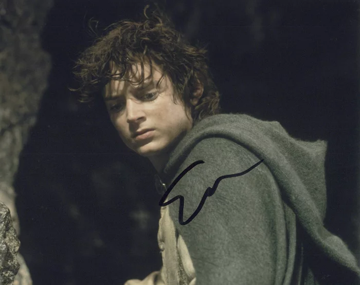 Elijah Wood autograph