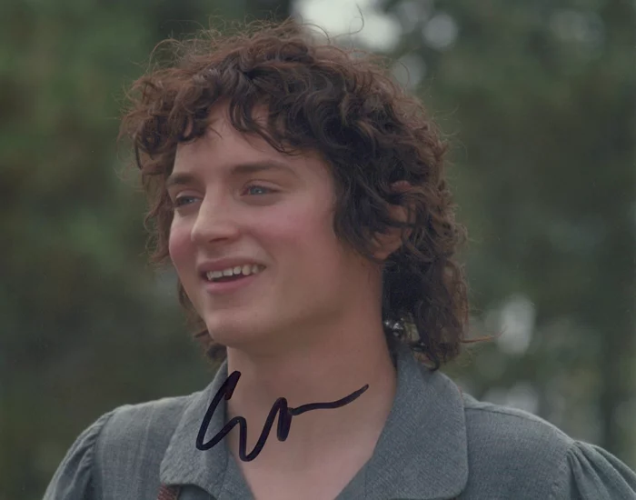 Elijah Wood autograph