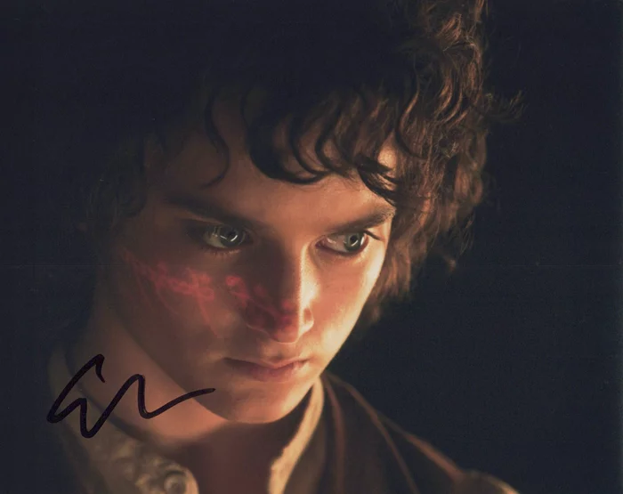 Elijah Wood autograph