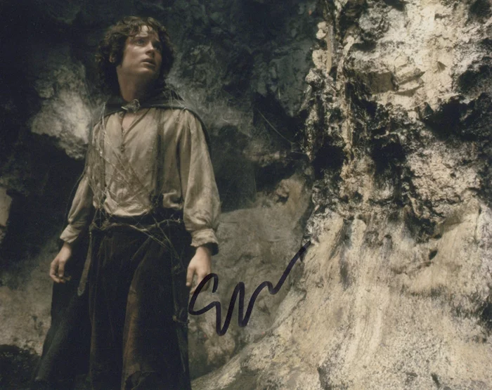 Elijah Wood autograph