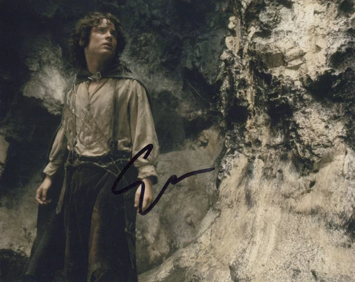 Elijah Wood autograph