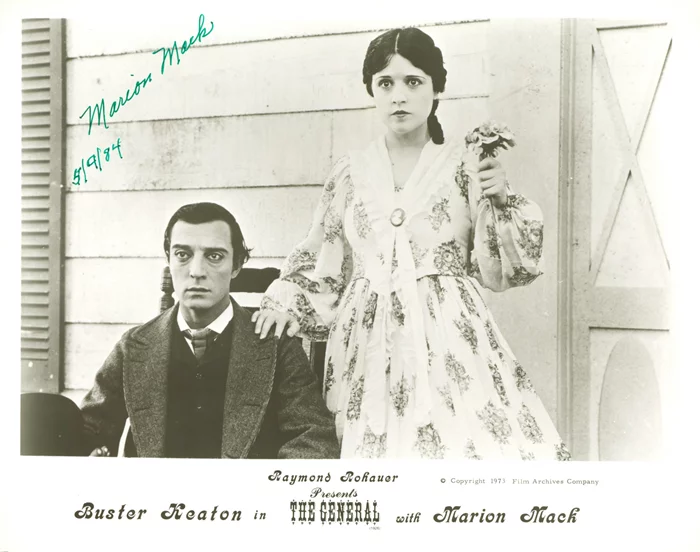 Marion Mack autograph