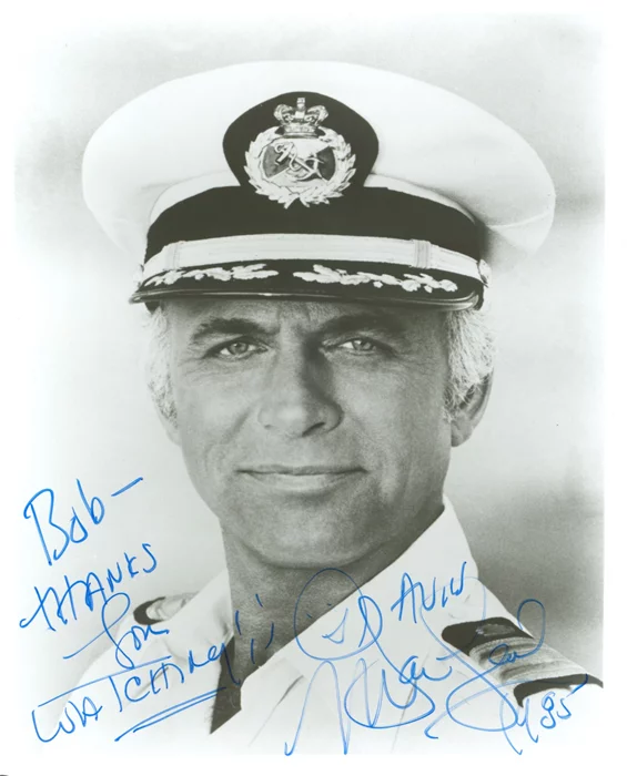Gavin MacLeod autograph
