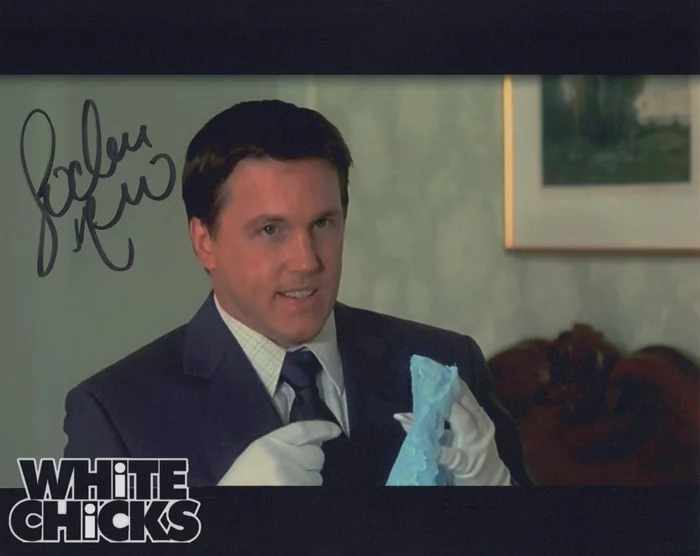 Lochlyn Munro autograph