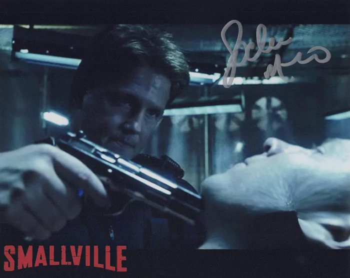 Lochlyn Munro autograph