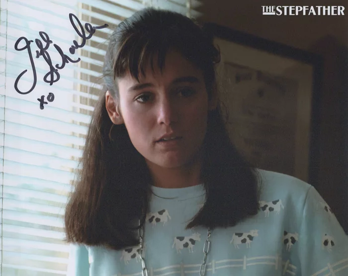 Jill Schoelen autograph