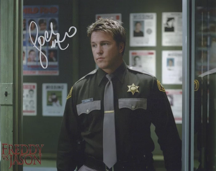 Lochlyn Munro autograph