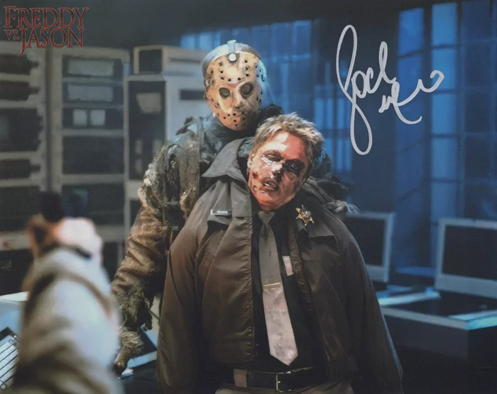 Lochlyn Munro autograph
