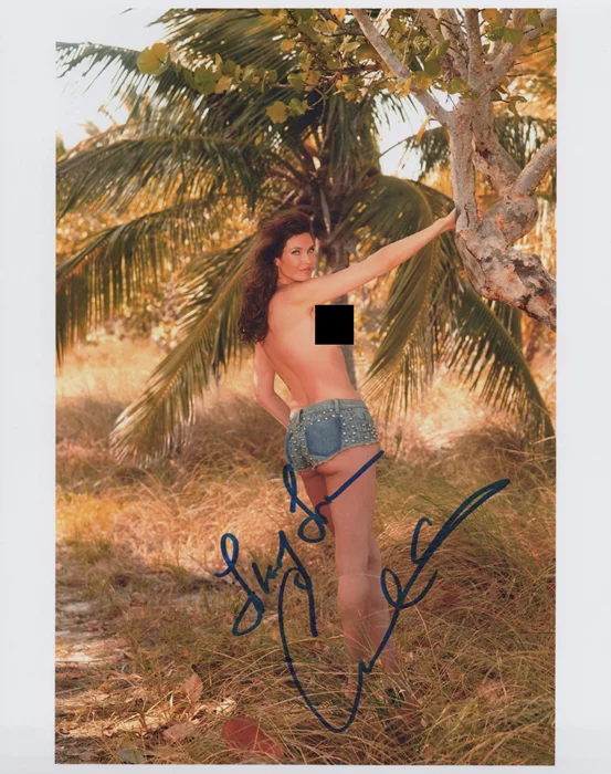 Carol Alt autograph