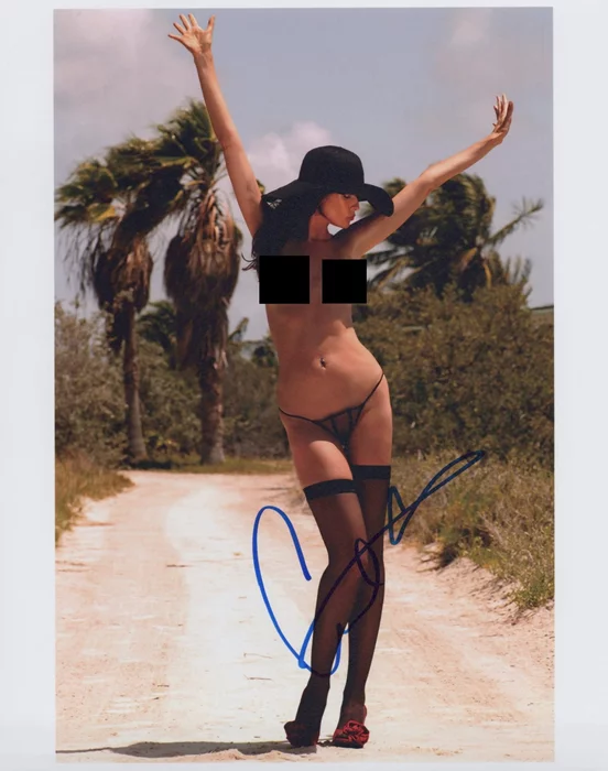 Carol Alt autograph