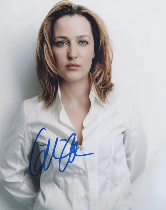 Gillian Anderson autograph