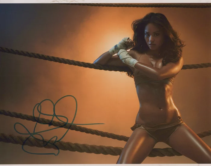 Jamie Chung autograph