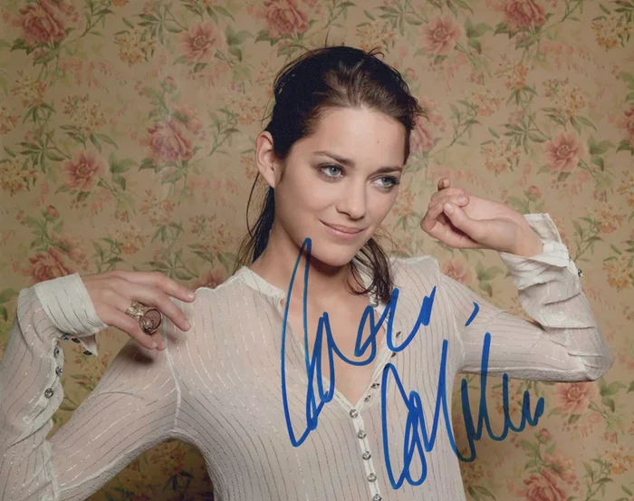 Marion Cotillard autograph