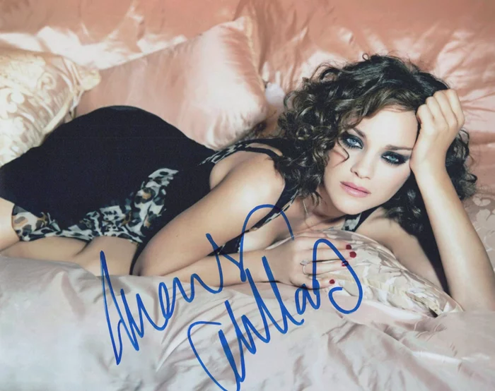Marion Cotillard autograph