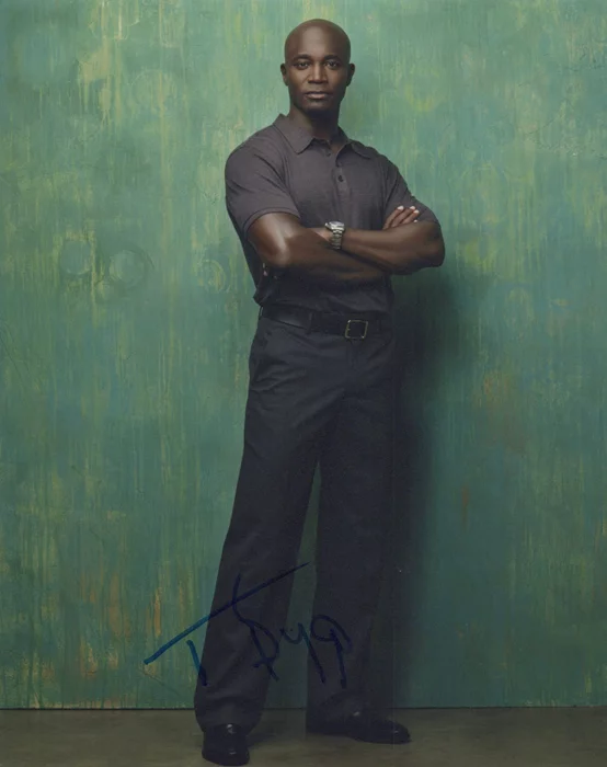 Taye Diggs autograph