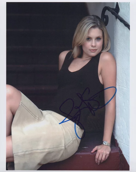 Joanna Garcia autograph