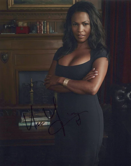 Nia Long autograph