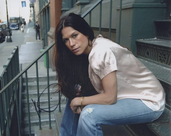 Rhona Mitra autograph