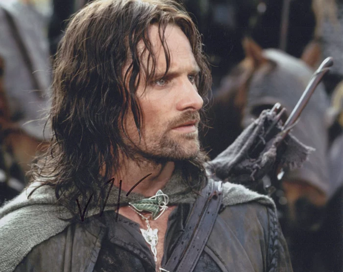 Viggo Mortensen autograph