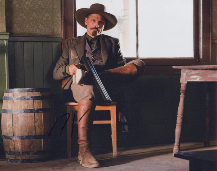 Viggo Mortensen autograph