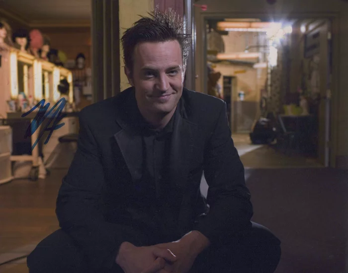 Matthew Perry autograph