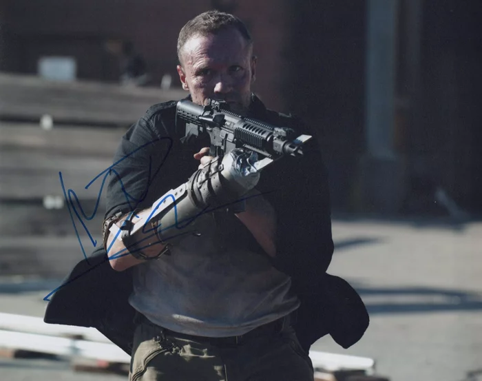 Michael Rooker autograph