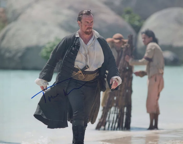 Toby Stephens autograph
