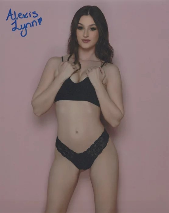 Alexis Lynn autograph