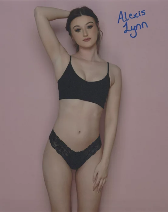 Alexis Lynn autograph