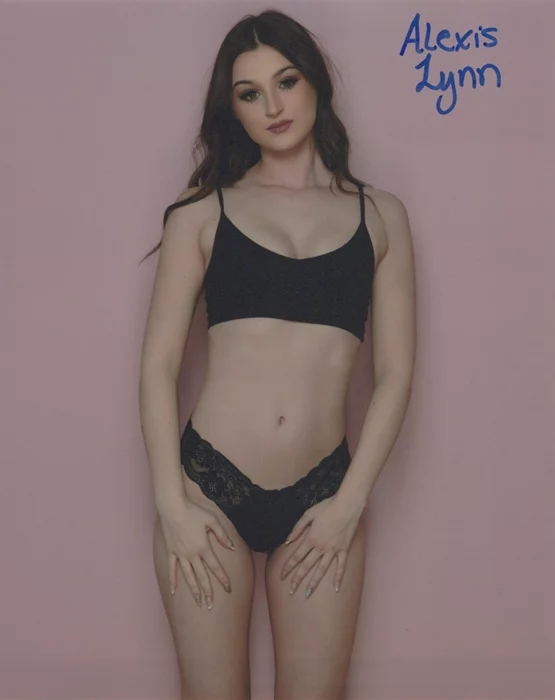 Alexis Lynn autograph