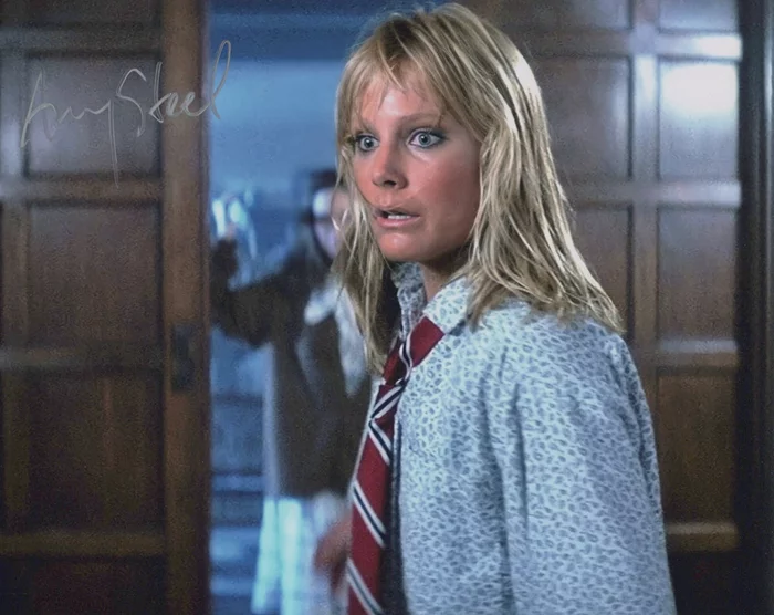 Amy Steel autograph